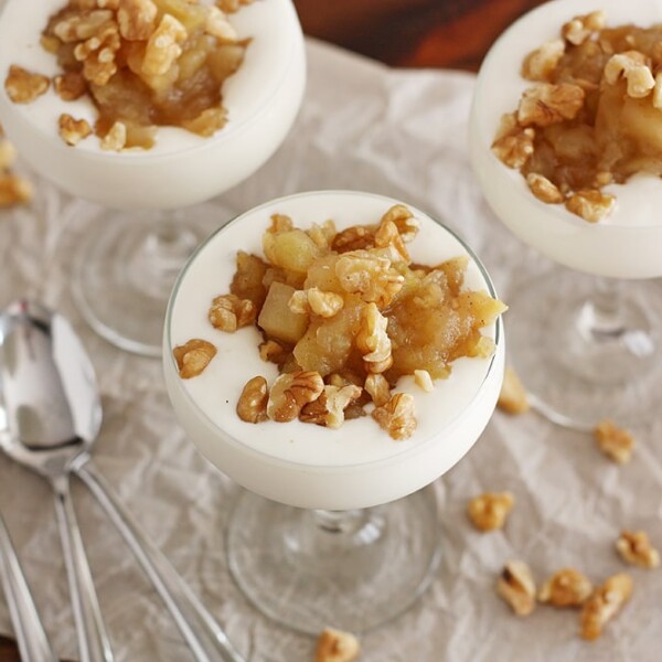 apple ginger compote in glasses.