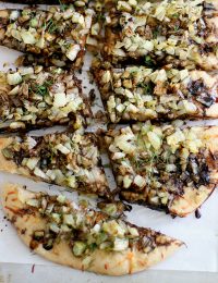 caramelized spring onion fennel pizza