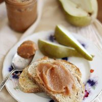 bread with pear quince butter