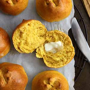 pumpkin pie brioche rolls.