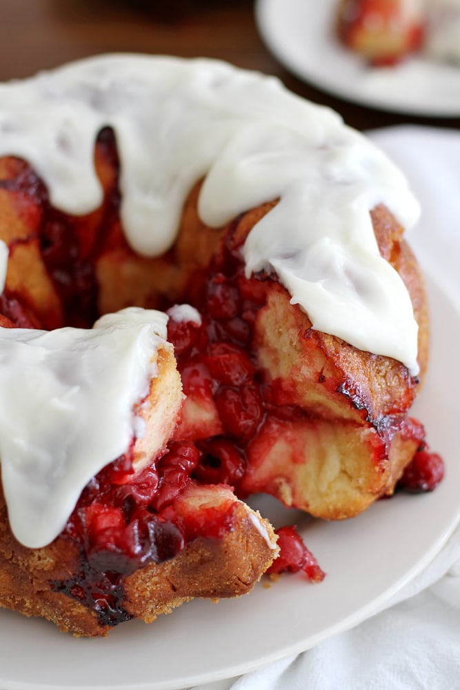 Monkey Bread From Scratch - Cherry Cheesecake Monkey Bread How To Make Monkey Bread - Cherry Cheesecake Monkey Bread | Homemade Recipes //homemaderecipes.com/course/breakfast-brunch/how-to-make-monkey-bread