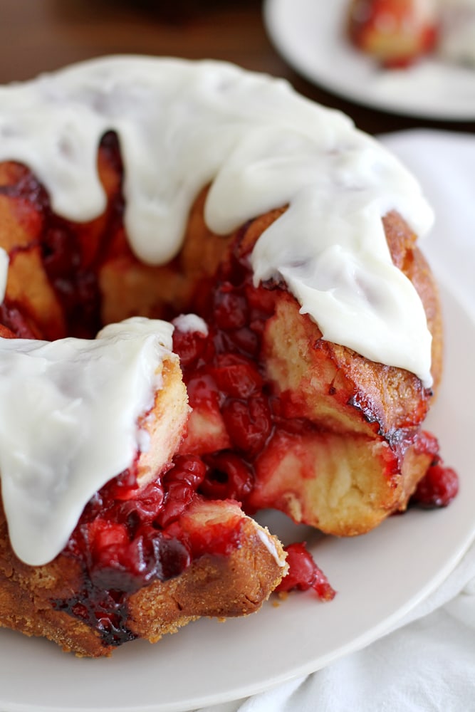 How To Make Monkey Bread - Cherry Cheesecake Monkey Bread | Homemade Recipes http://homemaderecipes.com/course/breakfast-brunch/how-to-make-monkey-bread