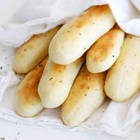 garlic butter breadsticks