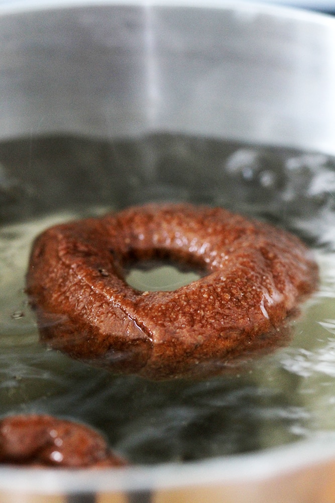 bagel in boiling water