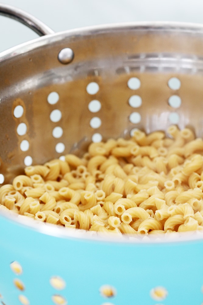 macaroni pasta in colander