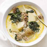 zuppa toscana in bowl