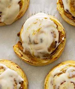 brown butter pumpkin cinnamon rolls