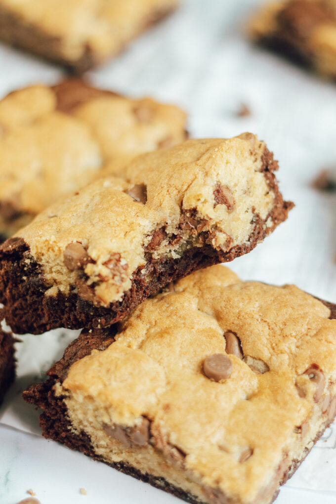 Brookies with chocolate chips.