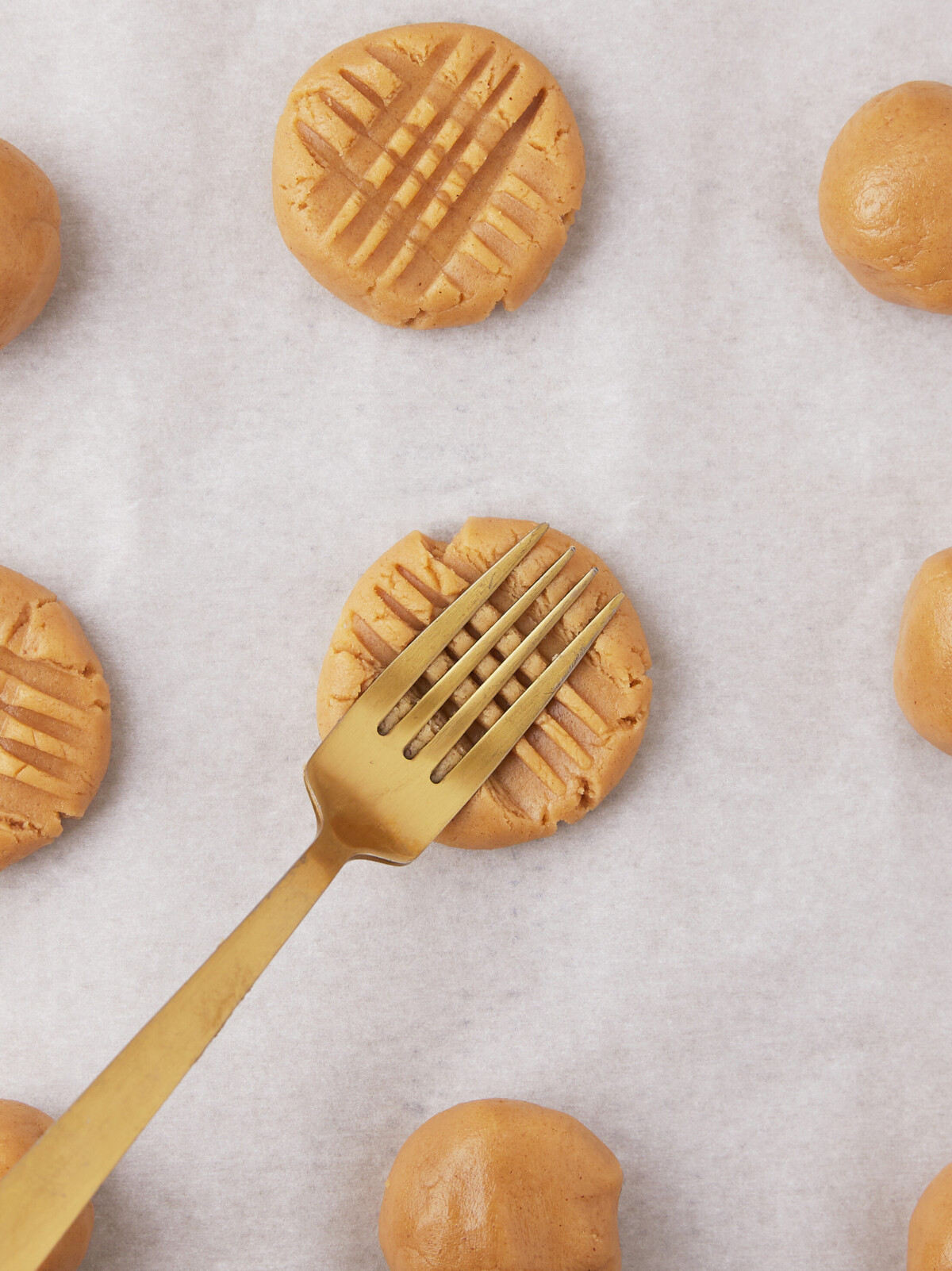 Fork with criss cross.