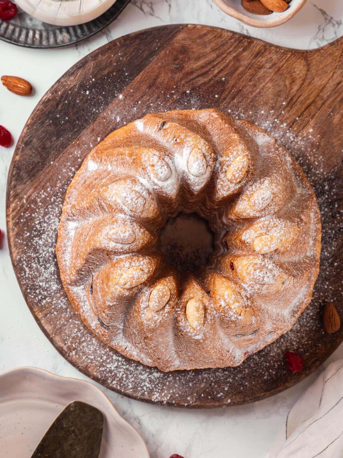 kugelhopf topped with powdered sugar.