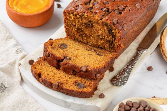 This landscape shot suits recipe-card headers and previews for chocolate chip pumpkin bread across the blog.