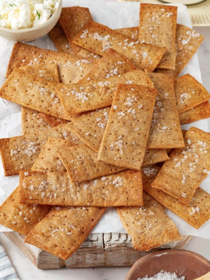 Stored airtight, sourdough crispbread keeps its crunch at room temperature for a good fortnight.